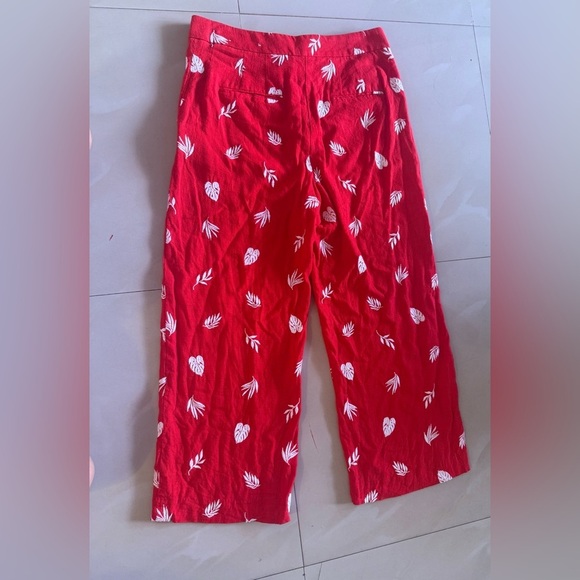 Ann Taylor Red Leaf Print Pants red and white capri size 4 wide legs - Picture 4 of 15